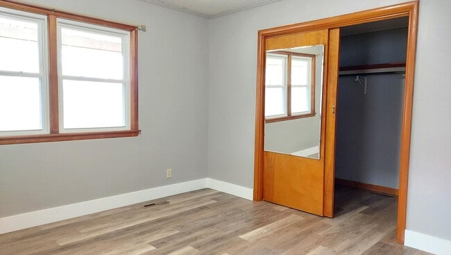 Building Photo - PRE-LEASE!! Beautiful 2 Bedroom/ 1 Bathroom House