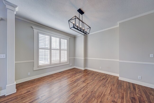 Building Photo - {14400} Somerset Brooke + Beautifully Upda...