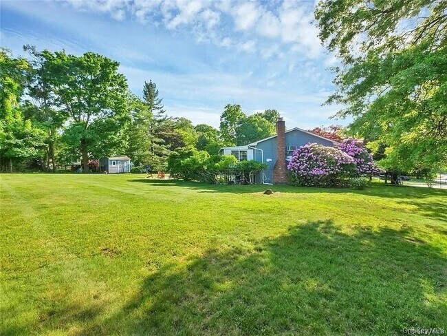 Building Photo - 5 Van Gogh Ln