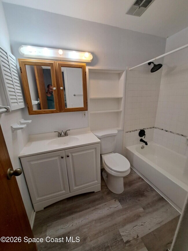 Building Photo - 1750 James Rhodes Pl