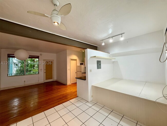 Building Photo - 135 3rd St