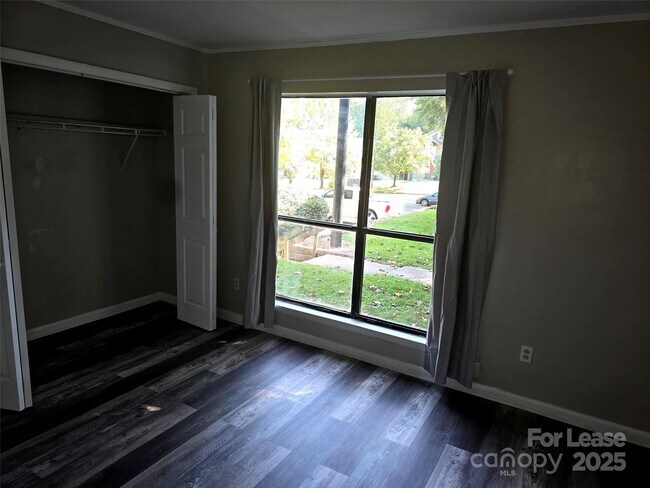 Building Photo - 4608 Sharon Chase Dr