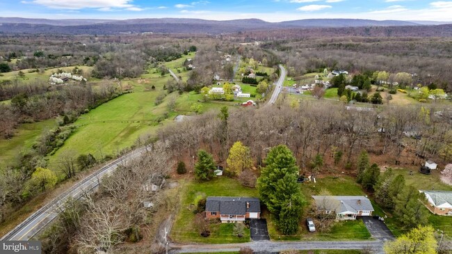 Building Photo - 260 Hill Crest Dr