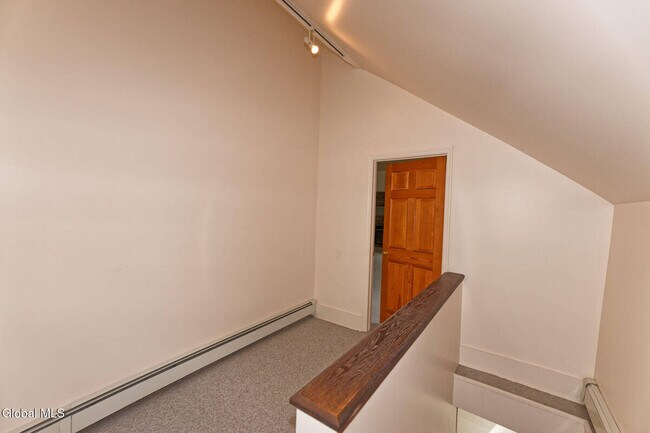 Building Photo - 1412 River Rd