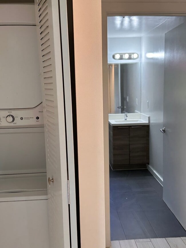Building Photo - BRAND NEW 1BD APT IN THE HEART OF ART DECO
