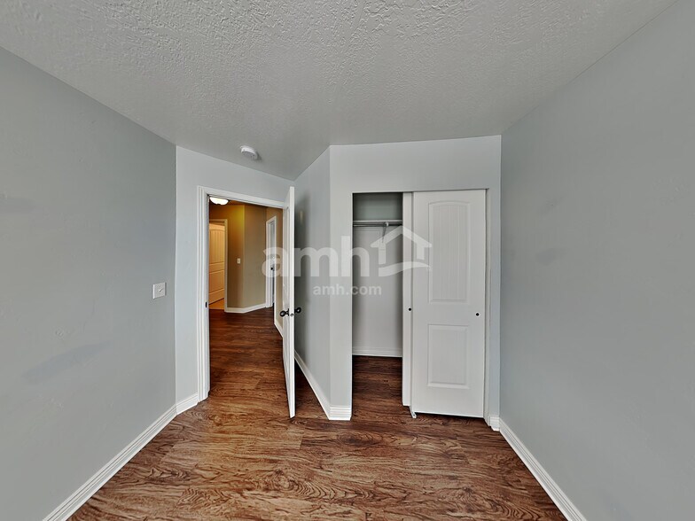 Building Photo - 1518 W Citation Dr