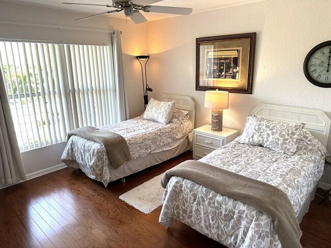 Building Photo - WATERFRONT 2/2 BAHIA DEL MAR RENTAL SEVEN MONTHS APRIL 21 - Nov. 15, 2026