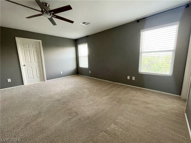 Building Photo - 2825 Woodland Park Ave