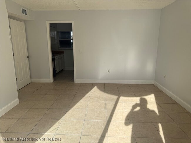 Building Photo - 249 S Commerce Ave