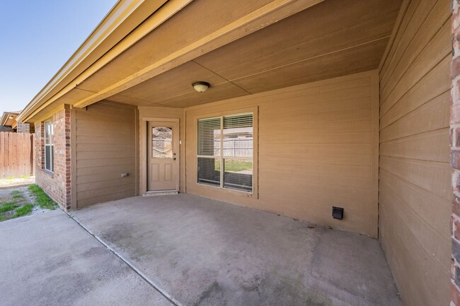 Building Photo - BEAUTIFUL HOME in Willow Park!