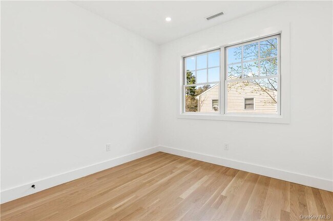 Building Photo - 35 Summit Ave