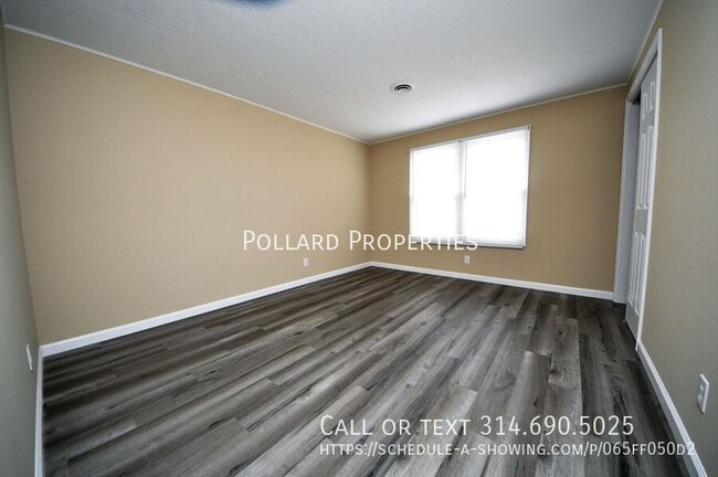 Building Photo - 301-307 Granada Dr