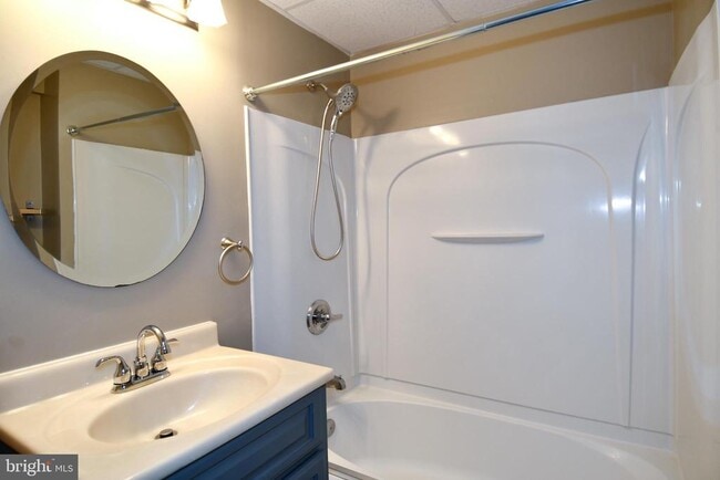 Building Photo - 11796 Lone Tree Ct