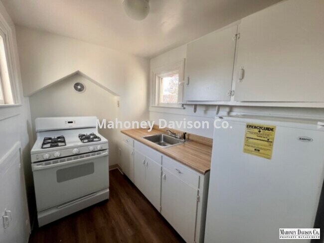 Building Photo - Remodeled Downtown Howard Street Unit
