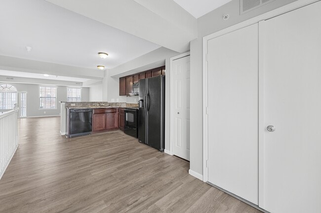 Building Photo - 14154 Lakeside Blvd N