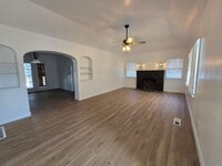 Building Photo - 2 Br 1 Ba ready now