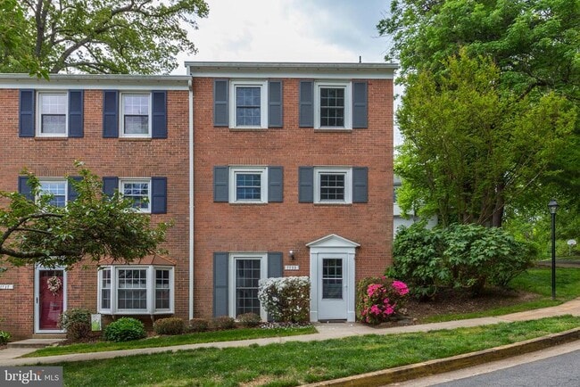 Building Photo - 7739 Tiverton Dr