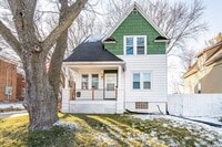 Building Photo - 2615 N Wauwatosa Ave