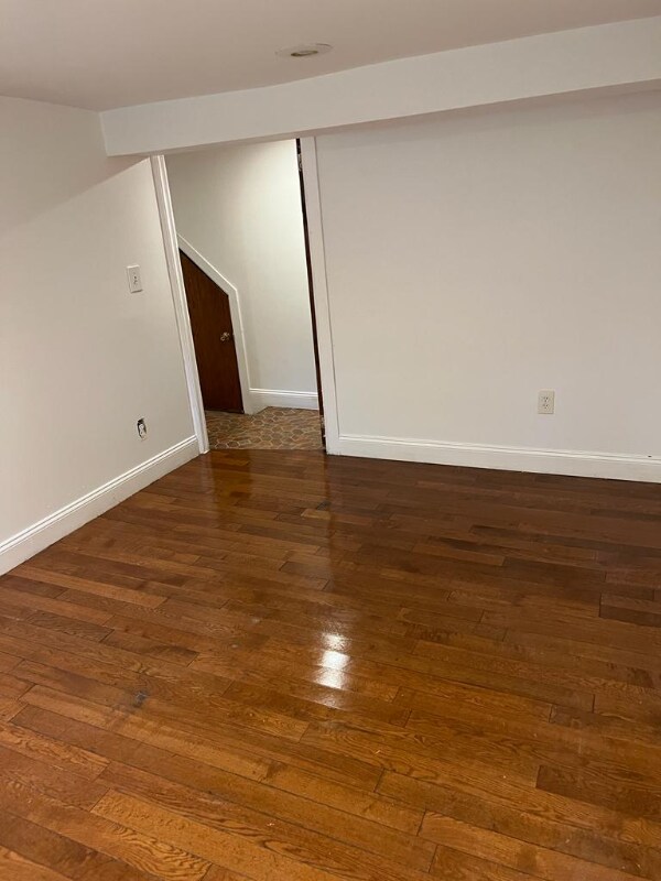 Building Photo - 991 Troy Ave