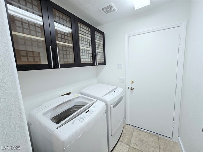 Building Photo - 8528 W Gilmore Ave