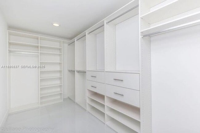 Building Photo - 400 Sunny Isles Blvd