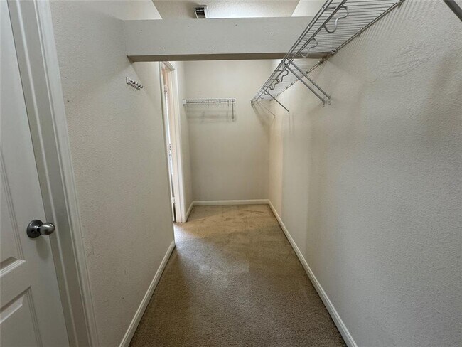 Building Photo - 16143 Cole Bridge Ln