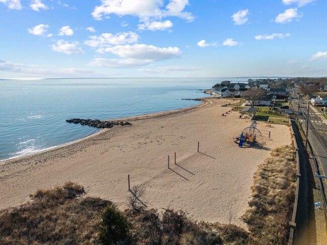 Building Photo - 31 William St