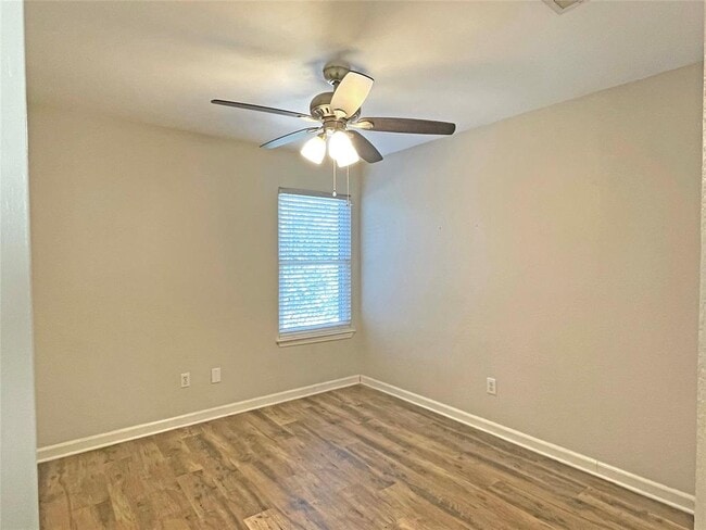 Building Photo - 2315 Claudia June Ave