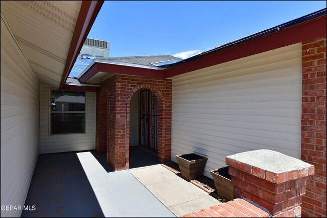 Building Photo - 4526 Monahans Dr