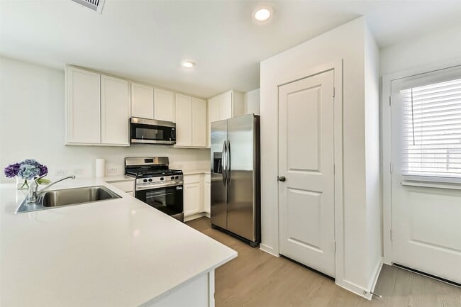 Building Photo - 163 Sterling River Ln