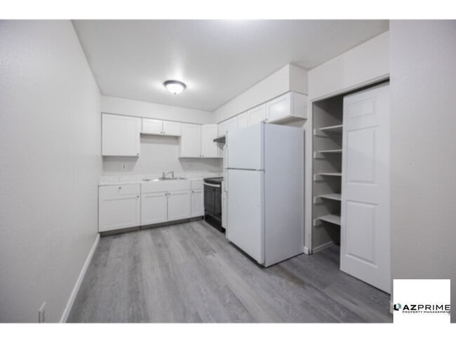 Building Photo - Enjoy The Perfect Blend Of Style And Conve...