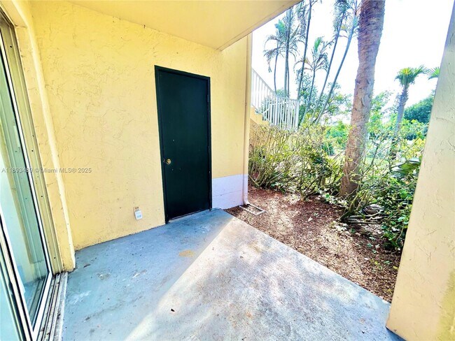 Building Photo - 6340 La Costa Dr