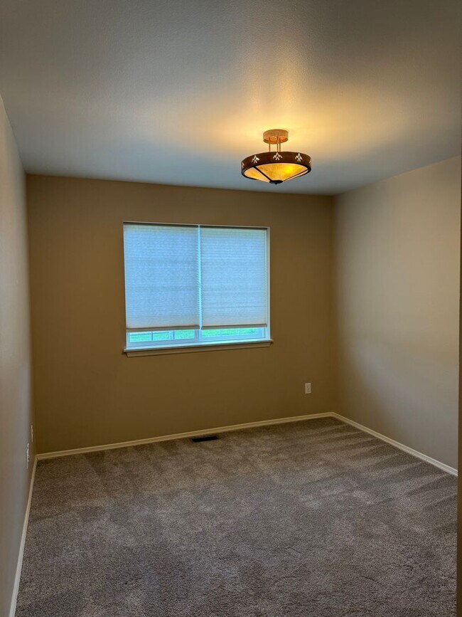 Building Photo - Single Family Home for Rent in Bozeman! Ov...