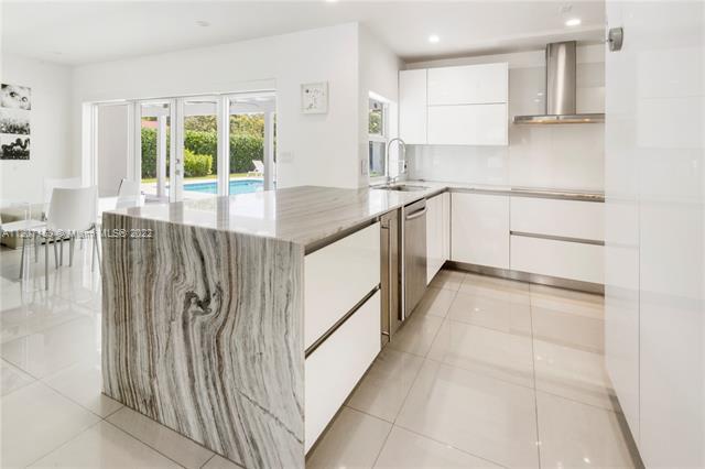 Building Photo - 12825 SW 77th Ave