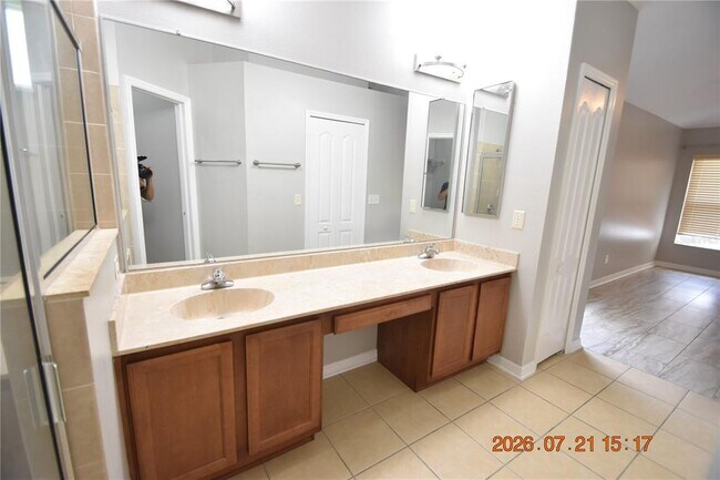 Building Photo - 4033 Huntingdale Ct