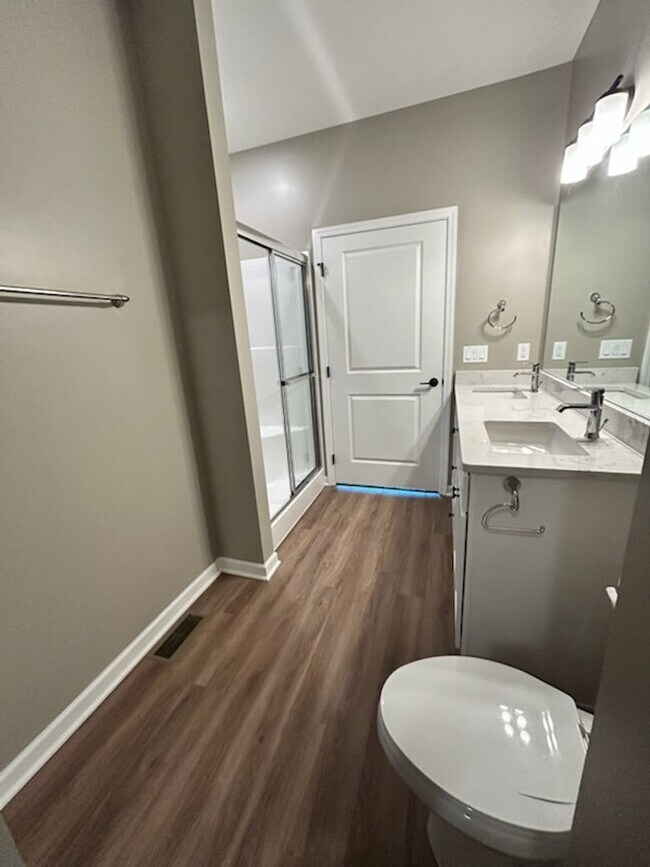 Building Photo - Modern Comfort Meets Effortless Living at ...