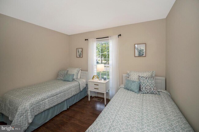 Building Photo - 206 Pleasants Dr