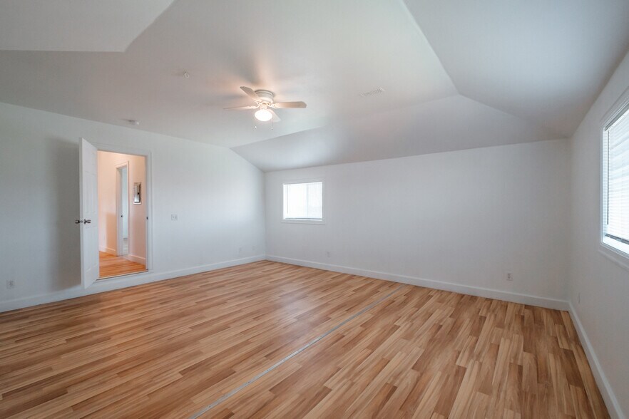 "master room" - 14607 Dominic Rd NE