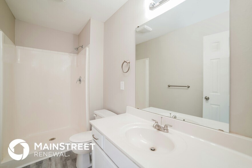 Building Photo - 11515 N Lane Ave