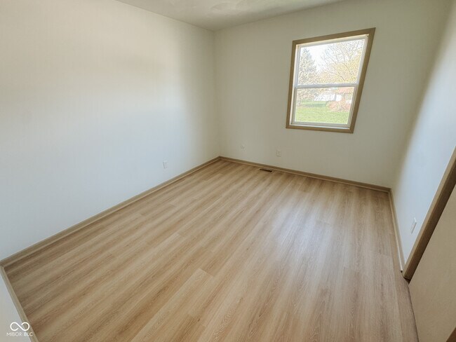 Building Photo - 439 Pleasantview Dr