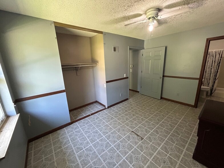 Bedroom (new carpet and paint coming) - 161 Oak Hill Cluster