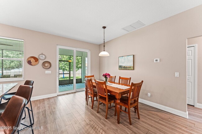 Building Photo - 1641 Earlham Ave NW