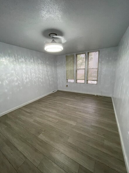 Living Room - 672 Chester Ave