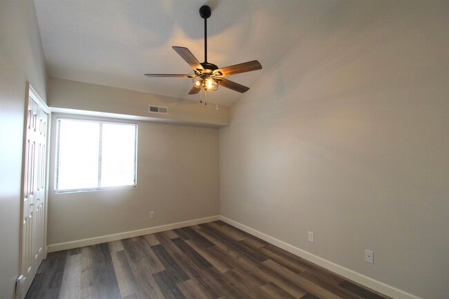 Building Photo - 1116 Blue Ridge Dr