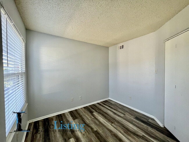 Building Photo - 3732 Idlebrook Cir