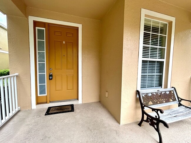 Building Photo - Beautiful Townhome in Lake Nona