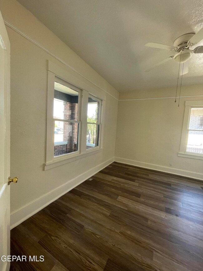 Building Photo - 1518 Lawton Dr