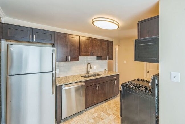 Building Photo - 3309 Huntley Sq Dr