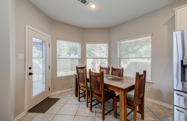 Building Photo - 26427 Sagewood Forest Dr