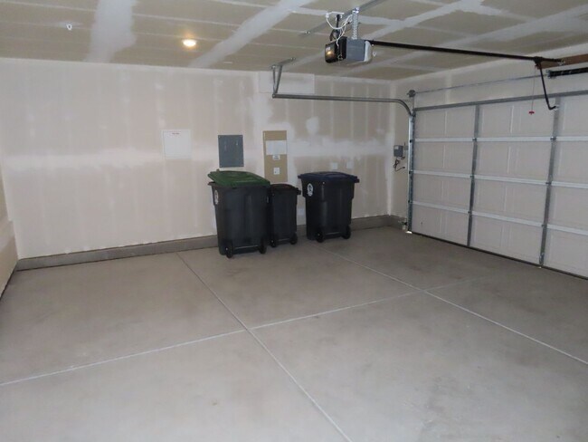 Building Photo - 12800 Spotted Wren Cir